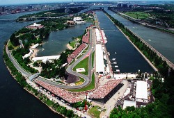 Сама трасса находится на искусственном острове Нотр-Дам.