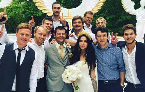 Хоккеист Радулов и гимнастка Дмитриева сыграли свадьбу