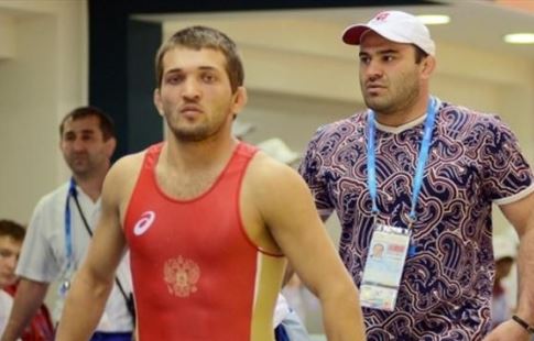 Борец Курбаналиев завоевал золото чемпионата мира в Венгрии