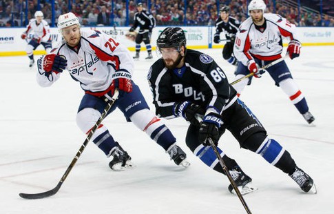 Кучеров забросил 100-ю шайбу в НХЛ