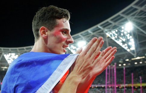Чемпиона мира-2017 бегуна Босса избили неизвестные француз досрочно завершил сезон