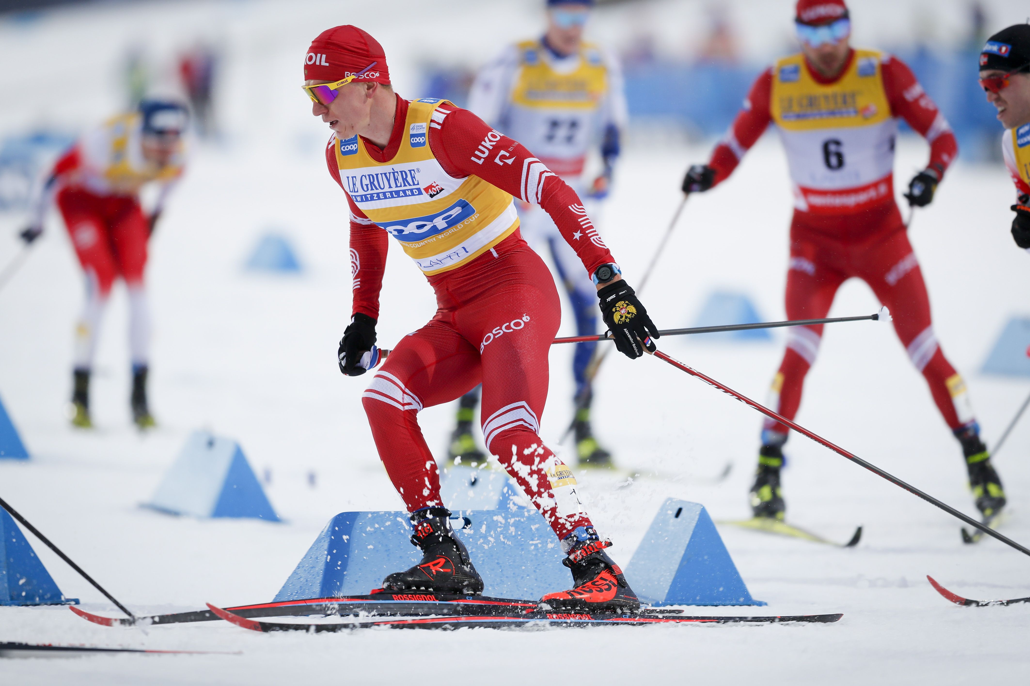 Лыжные гонки кубок россии сегодня мужчины результаты. Лыжные гонки эстафета. Эстафета в лыжных гонках.
