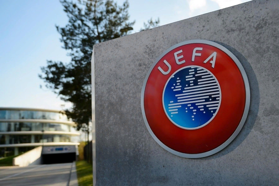 Украинская федерация футбола обратилась в УЕФА из-за болельщиков Фенербахче, скандировавших фамилию Путина