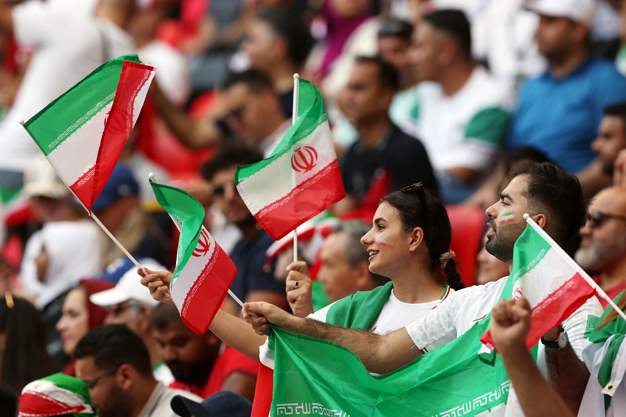 Перед матчем с США иранские фанаты устроили столкновения
