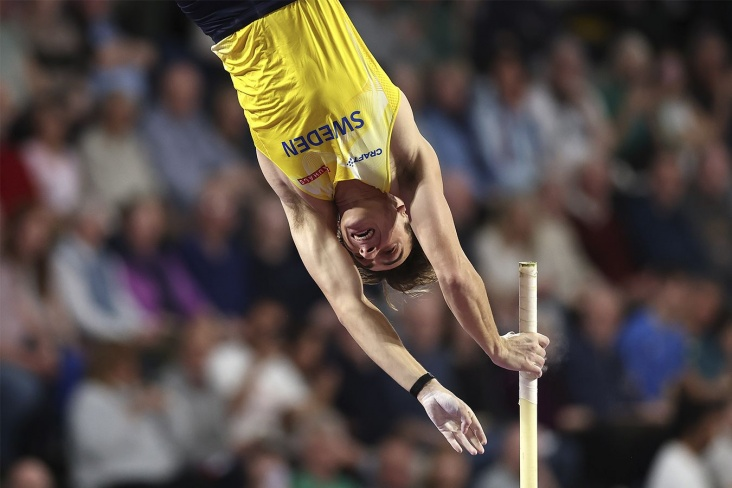 Швед Дюплантис установил новый мировой рекорд по прыжкам с шестом