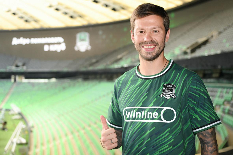 Генич осудил болельщиков Динамо, освиставших Смолова