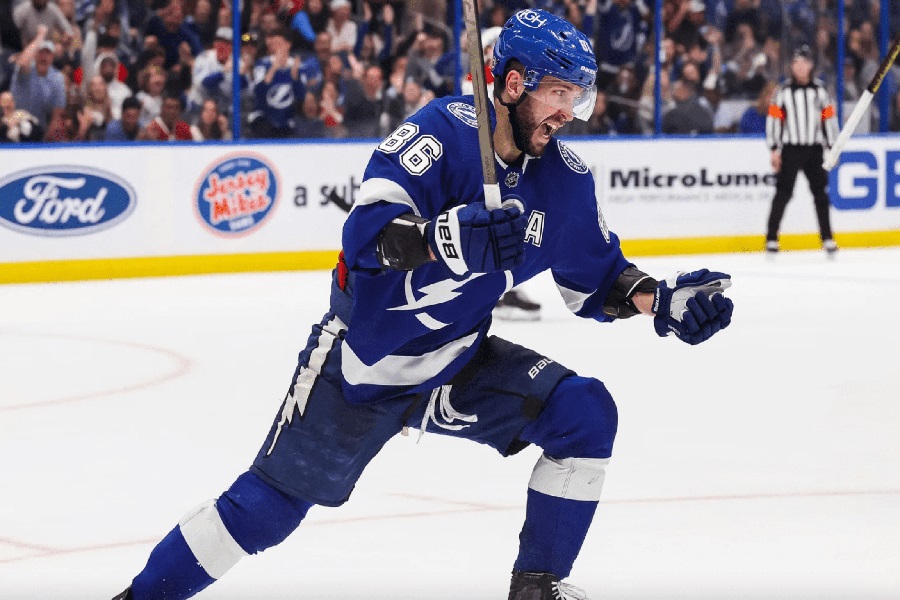 Никиту Кучерова признали первой звездой недели в НХЛ