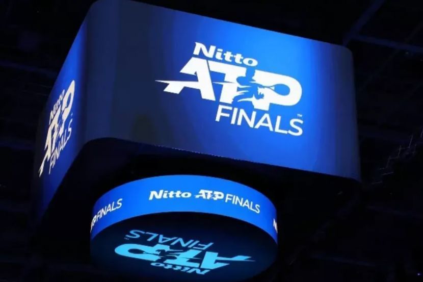 Синнер уверенно обыгрывает Зверева и выходит в полуфинал Итогового турнира АТР
