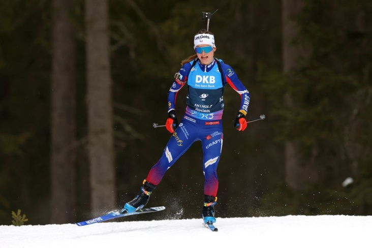 Французскую биатлонистку уличили в порче винтовки соотечественницы