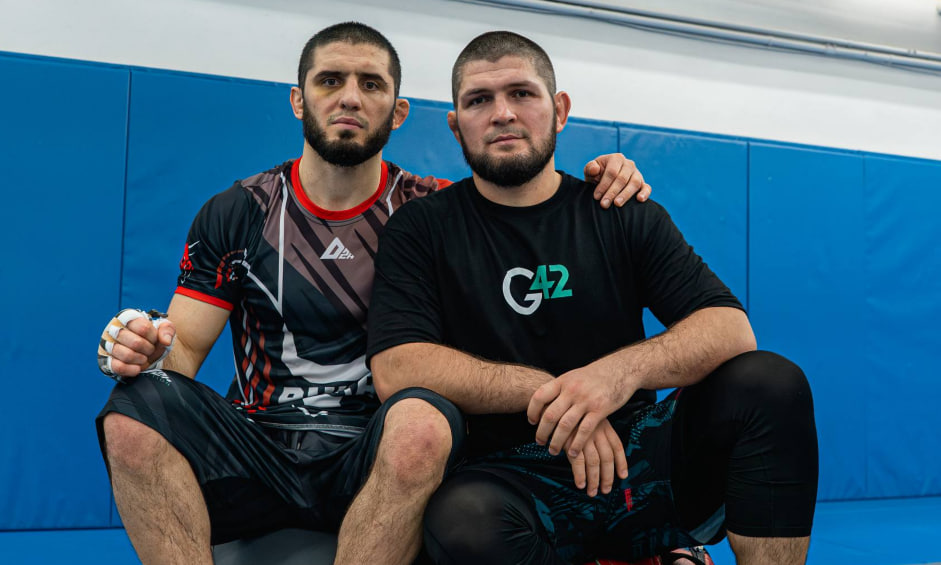 "Продолжаю оставаться чемпионом". Махачев сделал заявление перед боем на UFC 322