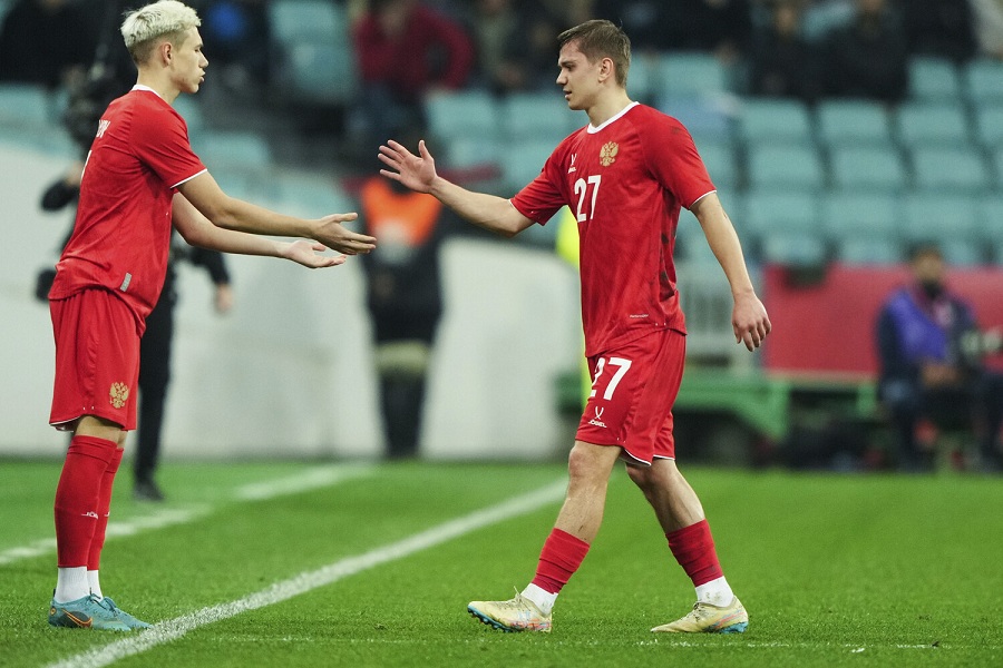 Глушаков оценил сборную России: Миллион футболистов мы просмотрели