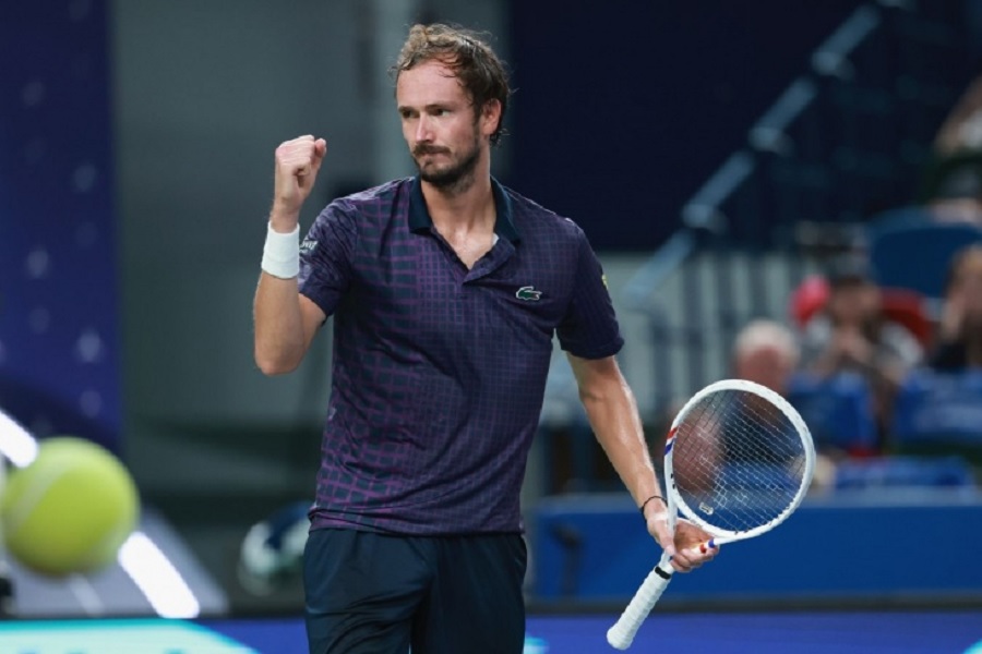 Медведев оказался за пределами десятки в обновлённом рейтинге АТР