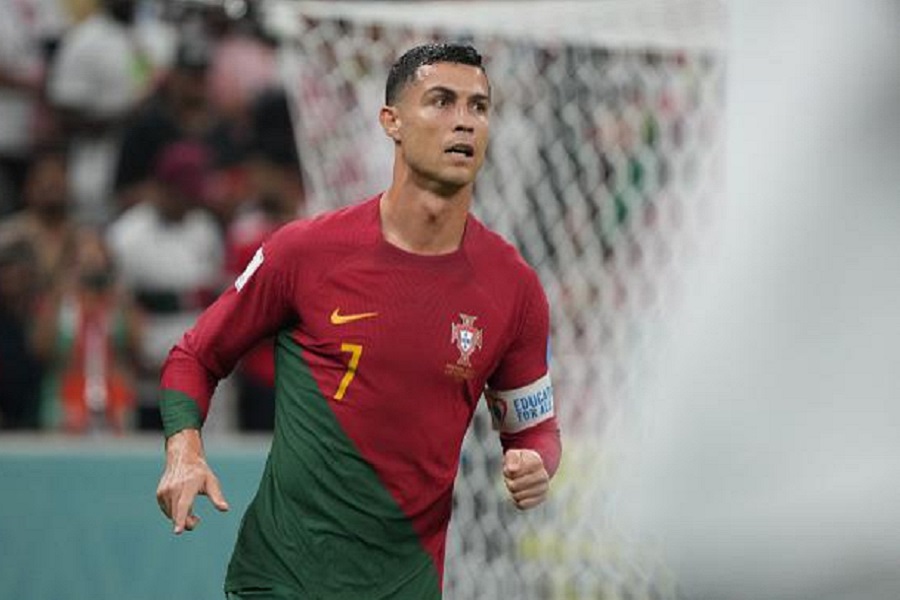 Появилось видео поджога статуи Роналду в Португалии