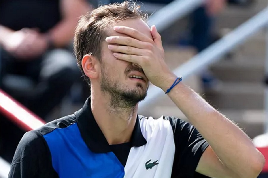 Медведев о разгроме: У меня такое было, в такие моменты даже жаль соперника