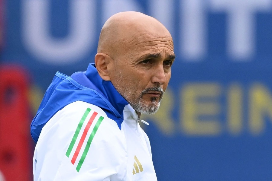 Спаллетти поцеловал журналистку после слов о судействе