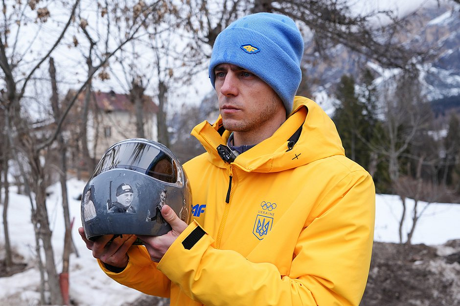Зеленский наградил отстранённого от ОИ-2026 украинского скелетониста орденом