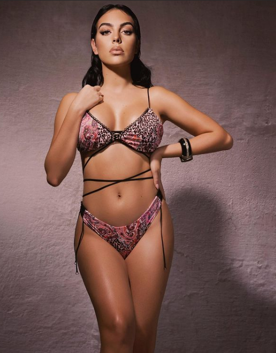 Порно - бұл ең күшті пісу Ол есегімен трахает