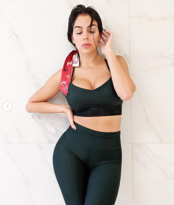 Қызым, еркегіңді ал Созылған анус және қынап