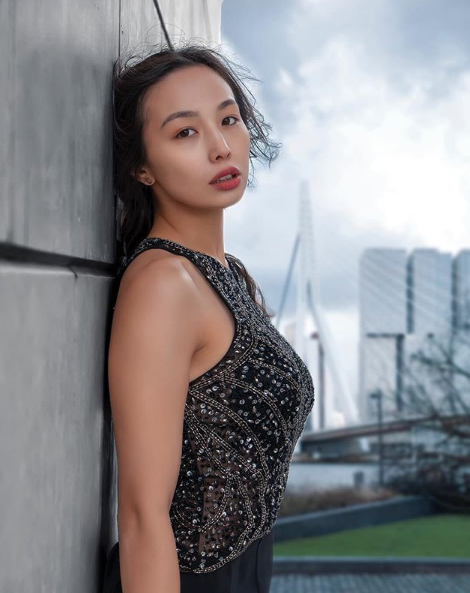 Минет с тізе