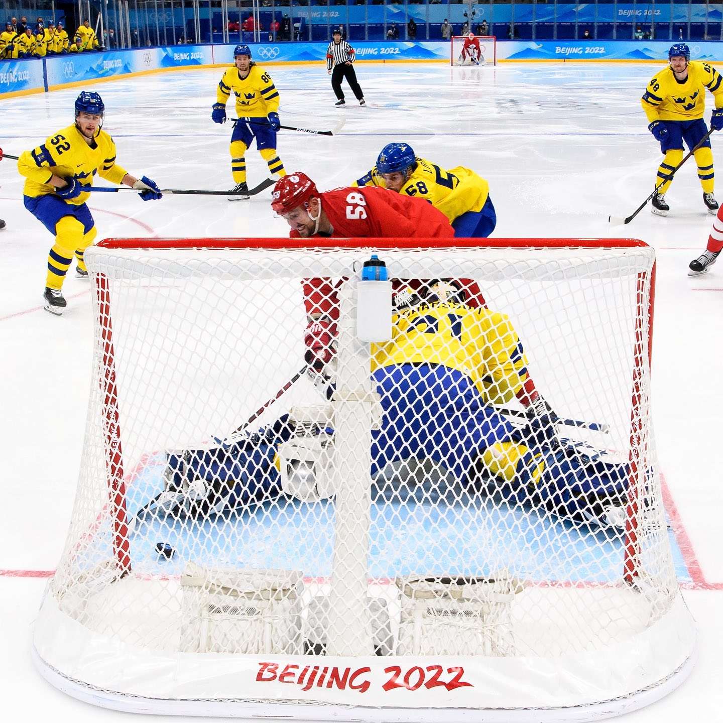 Хоккей результат полуфиналов. Хоккей Россия Швеция ОИ 2022. Хоккей Россия Швеция 18 февраля 2022. Олимпийские игры 2022 хоккей. Шведы в хоккее.