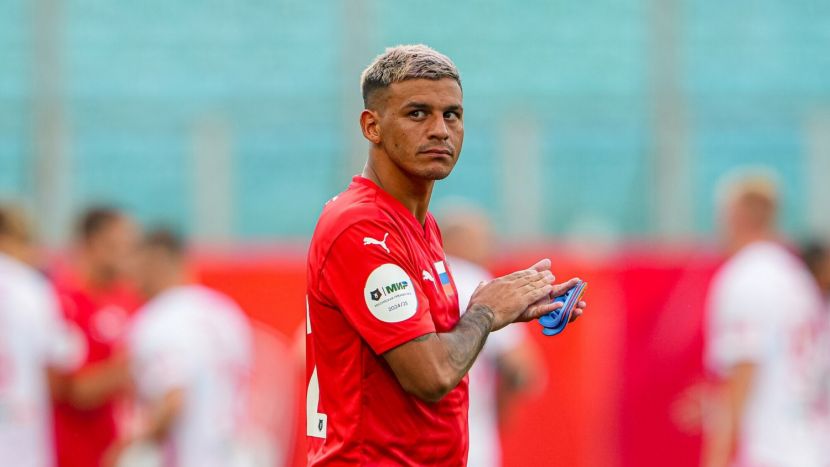 ����� ����