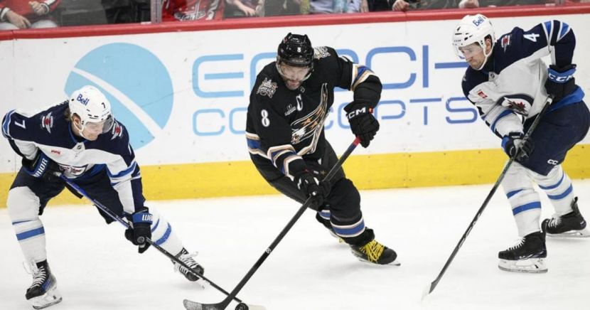 Александр Овечкин и Владислав Наместников