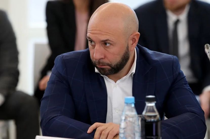 Максим Сушинский