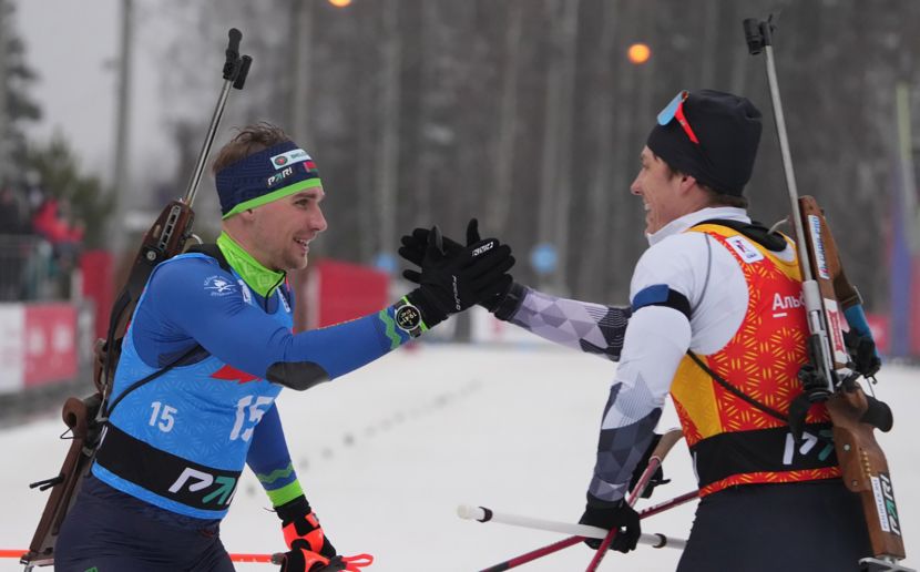 �������