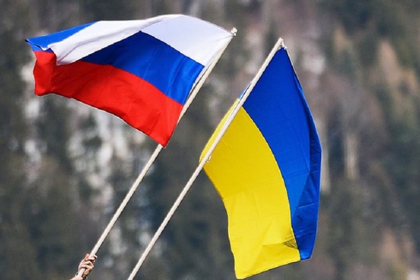 Флаги России и Украины