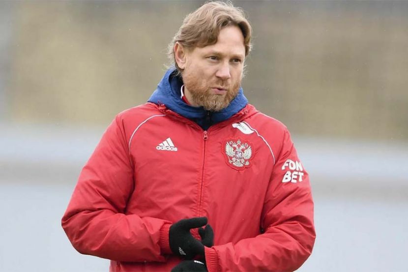 Валерий Карпин