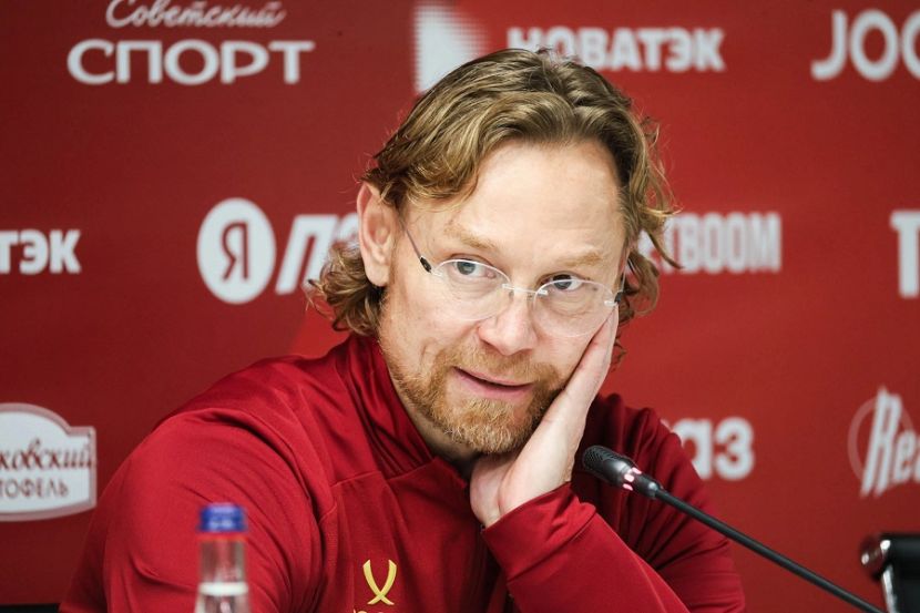 Валерий Карпин