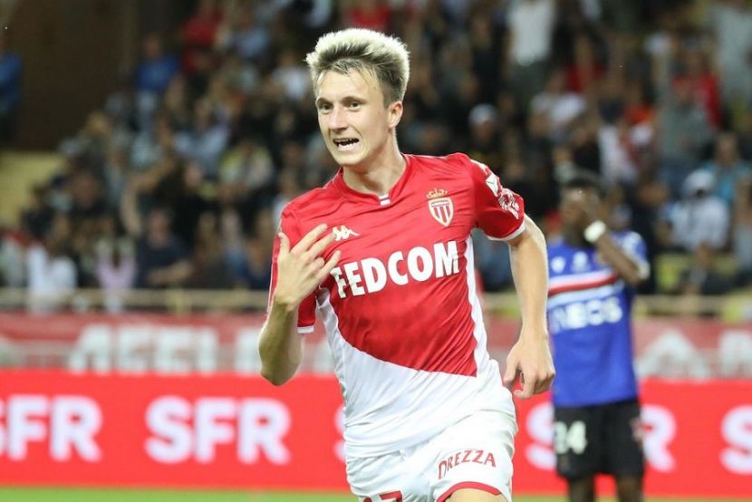 Александр Головин (футбол)