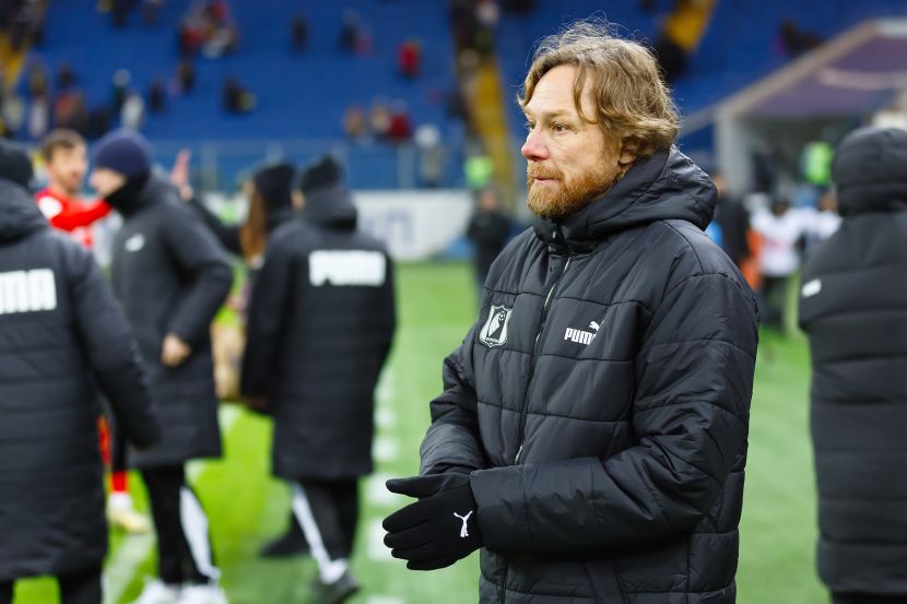 Валерий Карпин