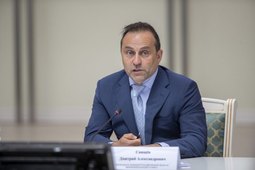 Дмитрий Свищёв