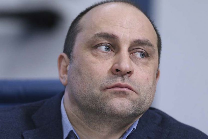 Дмитрий Свищёв
