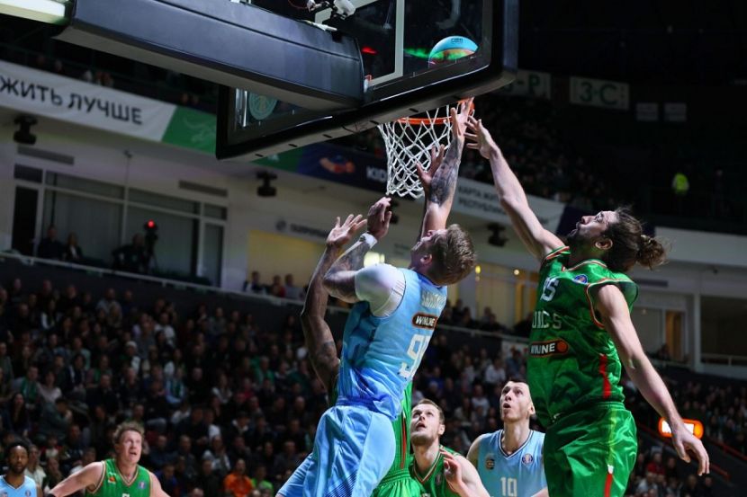 Эпизод матча УНИКС – "Зенит"