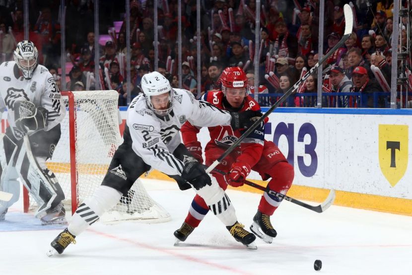 Локомотив - Трактор