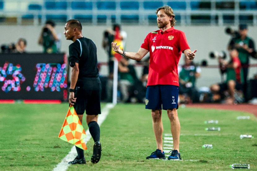 Валерий Карпин