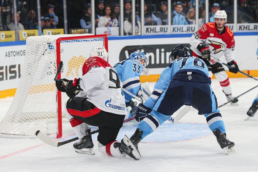 Эпизод матча "Сибирь" – "Авангард"