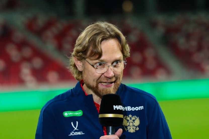 Валерий Карпин