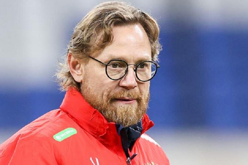 Валерий Карпин