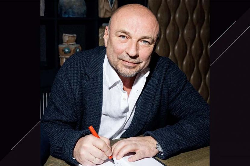 Александр Жулин