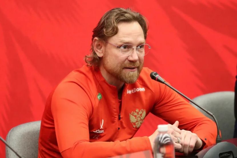 Валерий Карпин