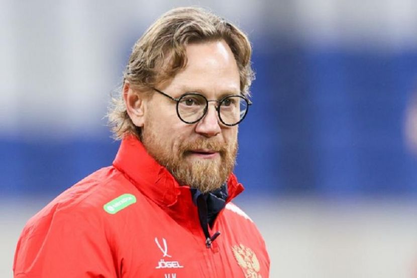 Валерий Карпин